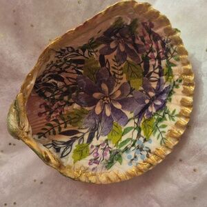 Floral Decoupage Shell Dish